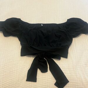 [ Black Crop Top ]